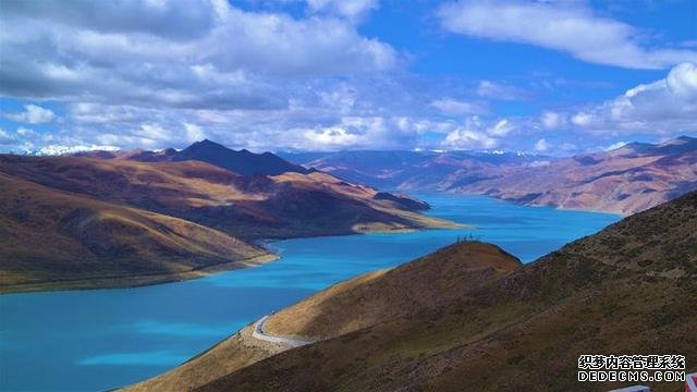 最近想去西藏旅游，自由行还是跟团游好？怎么