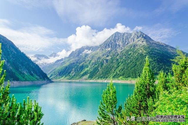 大自然美景，如诗如画，令人心旷神怡