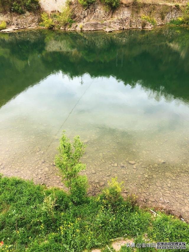 大自然美景，如诗如画，令人心旷神怡