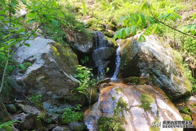 陕西这个县地处秦岭，山野间人少景美，徒步、