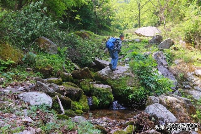 陕西这个县地处秦岭，山野间人少景美，徒步、